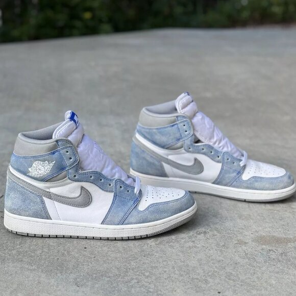 Air Jordan 1 Hyper Royal/Smoke Grey - Picture 2 of 4